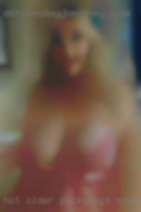 Hot older picky woman nude thigh in Kings Mountain, NC.